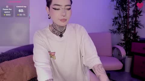Snapshot of sammy_f_uck chatting on 10-18-25, 01:41 Samantha online show from 10-18-25, 01:41