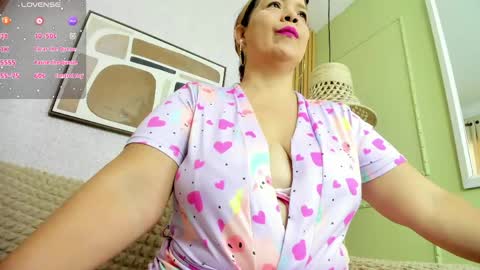 Snapshot of sammy_gray_ chatting on 05-20-26, 12:33 Sammy online show from 05-20-26, 12:33