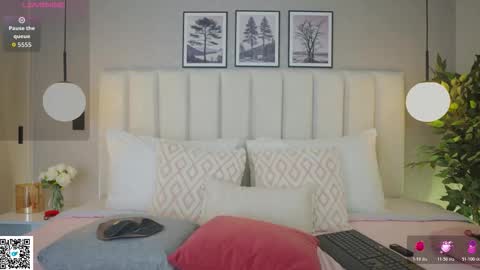 Ana online show from 11-27-25, 01:18