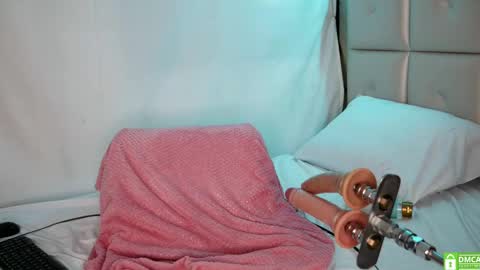 sammy_liz2 online show from 03-04-25, 02:53