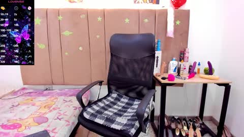 Snapshot of sammy_mature_ chatting on 12-17-24, 07:50 Sammy online show from 12-17-24, 07:50