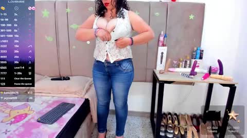 Snapshot of sammy_mature_ chatting on 02-27-25, 03:25 Sammy online show from 02-27-25, 03:25