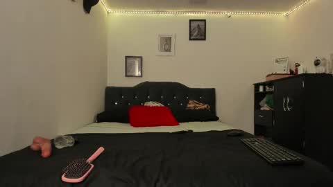Sophia online show from 05-23-26, 02:39
