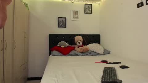 Snapshot of sammy_sophiaa chatting on 06-15-26, 10:34 Sophia online show from 06-15-26, 10:34