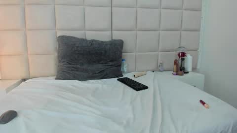 Nice to meet you guys my name is Lina. online show from 03-10-26, 02:22