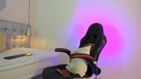 Axel online show from 02-21-25, 09:11