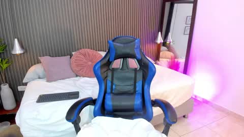 Axel online show from 04-16-26, 09:39