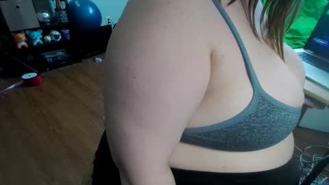 Snapshot of sammytimelove chatting on 05-19-26, 01:56 Sammy Time online show from 05-19-26, 01:56