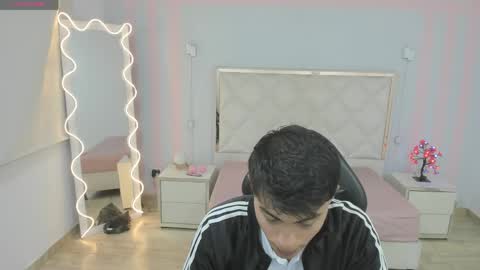 Snapshot of samu_tay chatting on 06-07-26, 02:59 samu_tay online show from 06-07-26, 02:59