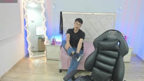 Snapshot of samu_tay chatting on 06-08-26, 03:29 samu_tay online show from 06-08-26, 03:29