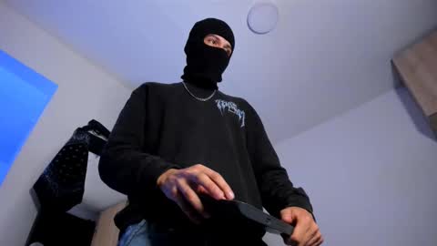   online show from 10-25-25, 08:22