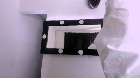 Snapshot of samuel_suarez chatting on 07-24-26, 04:54 online show from 07-24-26, 04:54