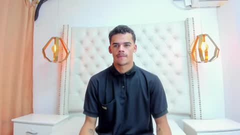 Snapshot of samuel_wyatt chatting on 05-11-26, 12:33 SAMUEL online show from 05-11-26, 12:33