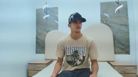 Snapshot of samuel_wyatt chatting on 06-10-26, 12:37 SAMUEL online show from 06-10-26, 12:37