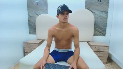 Snapshot of samuel_wyatt chatting on 06-11-26, 12:58 SAMUEL online show from 06-11-26, 12:58