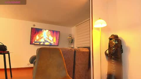 Hello I am absent due to a family calamity I will return soon-hola estoy ausente por un problema familiar volvere pronto. online show from 04-21-26, 02:51