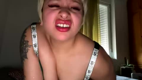 Samymoon online show from 04-24-26, 08:06