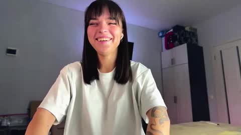 Lola online show from 12-03-25, 09:51