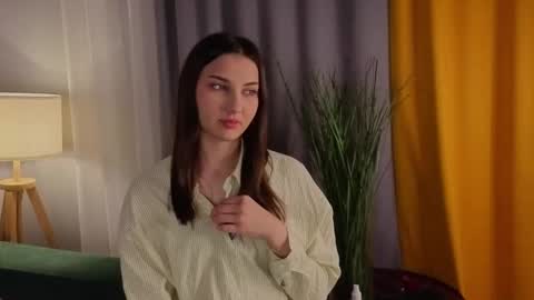 Isabel but you can call me Bella online show from 11-17-25, 01:11