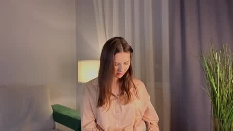 Isabel but you can call me Bella online show from 11-18-25, 12:49