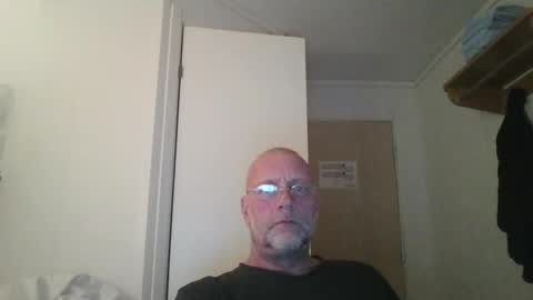 sandnesrune523 online show from 12-14-25, 05:07