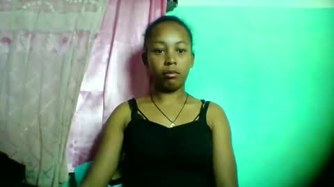 sandra1253099 online show from 05-04-26, 07:04