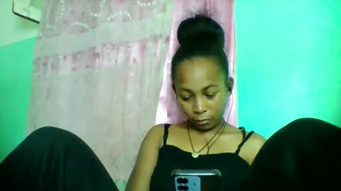 sandra1253099 online show from 05-04-26, 07:10