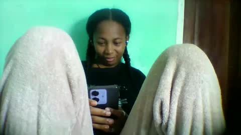 sandra1253099 online show from 05-05-26, 07:22