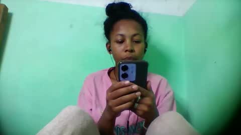 sandra1253099 online show from 05-11-26, 07:47