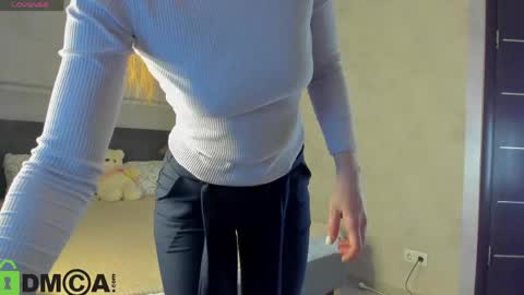 Snapshot of sandra__wilson chatting on 05-13-26, 01:47 Sandra online show from 05-13-26, 01:47