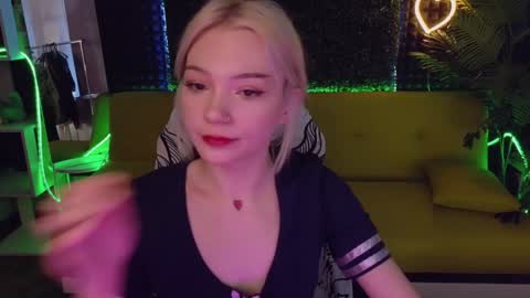 Snapshot of sandraboyl chatting on 01-31-25, 04:14 Sandy online show from 01-31-25, 04:14