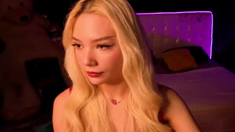 Snapshot of sandraboyl chatting on 11-19-25, 08:58 Sandy online show from 11-19-25, 08:58