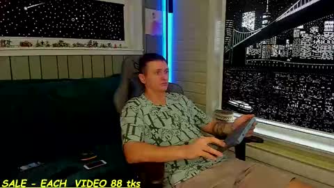 Sandy and Chris online show from 03-08-25, 08:00