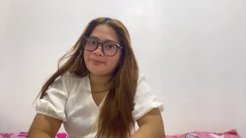 Snapshot of sanorathoen chatting on 07-27-26, 01:07 Anna online show from 07-27-26, 01:07
