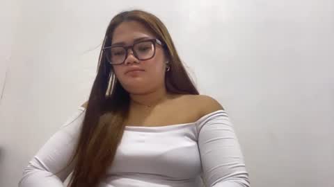 Snapshot of sanorathoen chatting on 07-28-26, 04:39 Anna online show from 07-28-26, 04:39