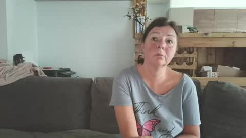 Snapshot of sanroom chatting on 05-05-26, 02:47 sanroom online show from 05-05-26, 02:47