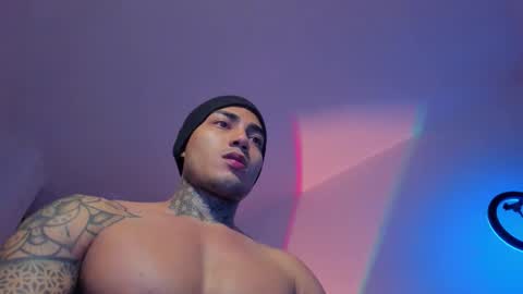 Santi Ferrer online show from 12-14-25, 08:02