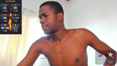 Snapshot of santi_brown1 chatting on 01-25-25, 07:49 Santibrown online show from 01-25-25, 07:49