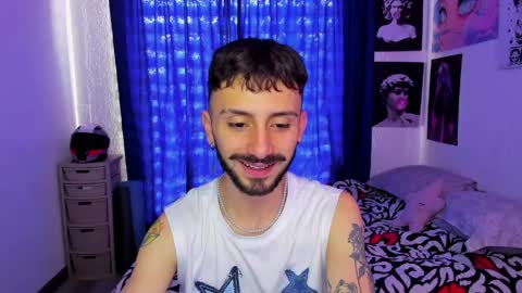 Snapshot of santi_mateo chatting on 04-07-26, 03:01 Santi online show from 04-07-26, 03:01