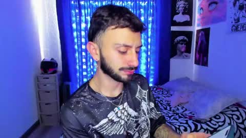 Snapshot of santi_mateo chatting on 04-18-26, 05:50 Santi online show from 04-18-26, 05:50
