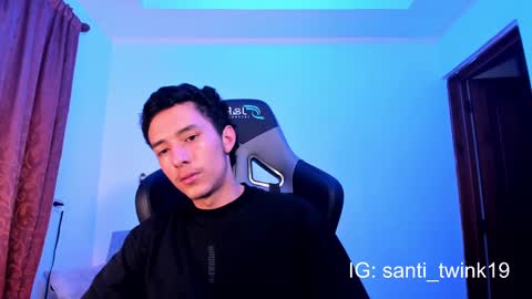 santi_twink19 online show from 12-18-24, 10:35