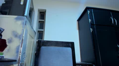 santi_twink19 online show from 03-01-26, 06:26