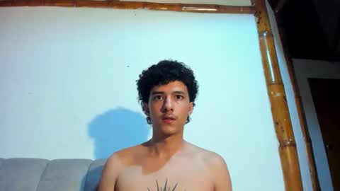 santi_twink19 online show from 05-28-26, 08:11