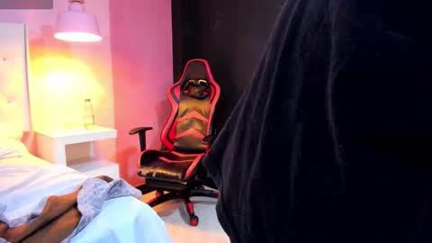 SantiAbader online show from 11-07-25, 06:19