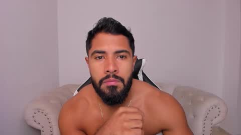 santiago_huntt online show from 01-12-26, 12:32