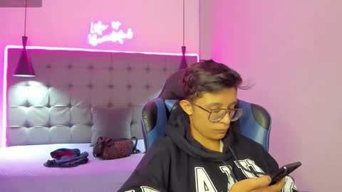 santiago_russo18 online show from 02-24-26, 01:20