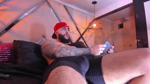 Santiago Hincapiie online show from 02-24-26, 04:54