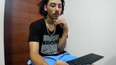 Snapshot of santiagoxxxtreme_ chatting on 12-05-24, 01:28 Santiago    online show from 12-05-24, 01:28