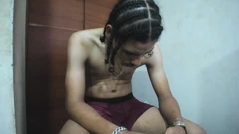 Snapshot of santiagoxxxtreme_ chatting on 12-28-24, 09:52 Santiago    online show from 12-28-24, 09:52