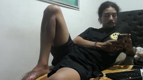 Snapshot of santiagoxxxtreme_ chatting on 09-09-25, 04:23 Santiago    online show from 09-09-25, 04:23